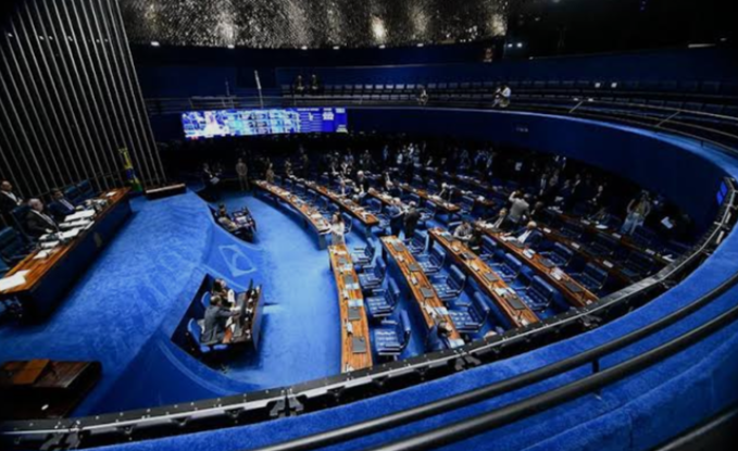 Senado discute fim da reeleição e propõe mandato único de cinco anos